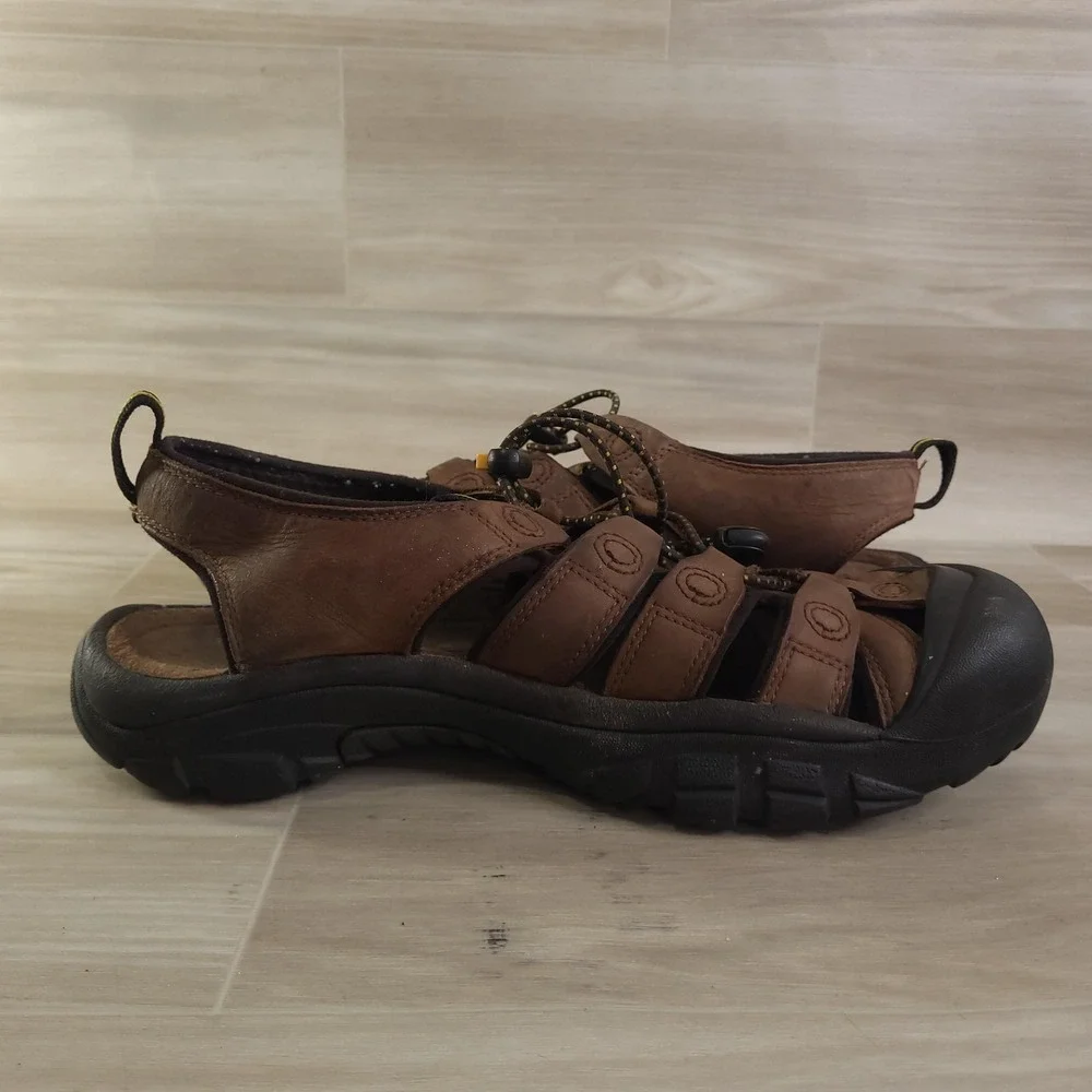 Keen Newport Sandals Mens Size 9 Brown Leather Closed Toe Hiking Trail